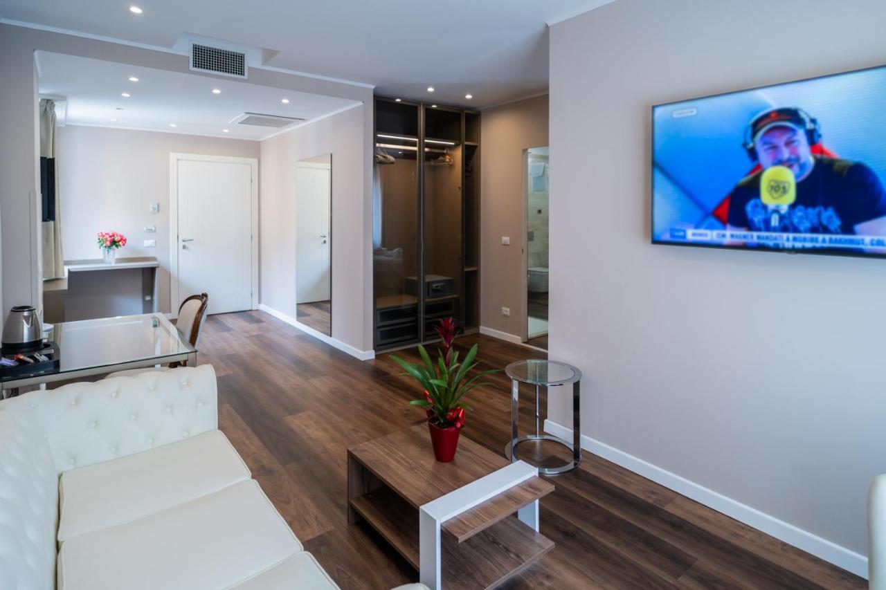 Hotel Globo Suite-Correnti Hotels Санремо Экстерьер фото