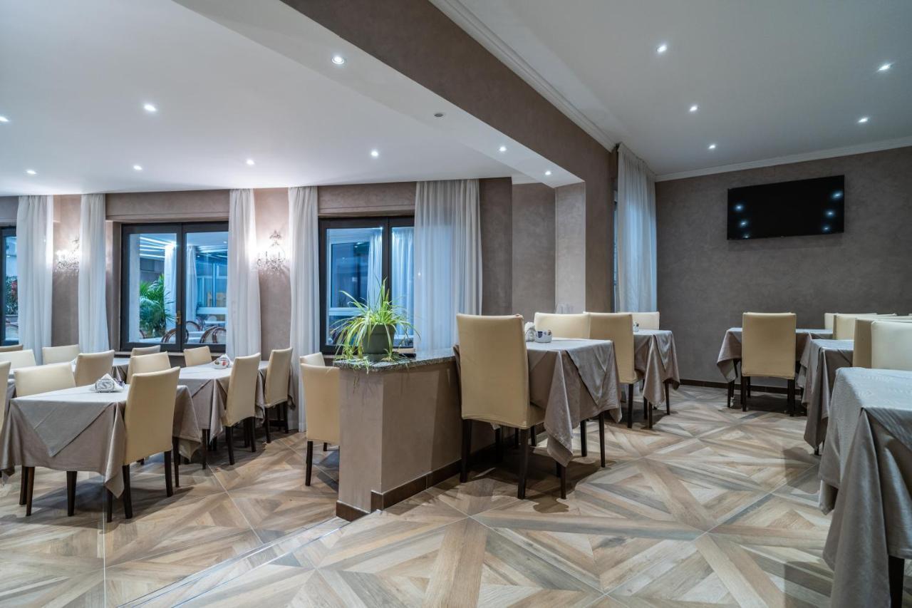 Hotel Globo Suite-Correnti Hotels Санремо Экстерьер фото