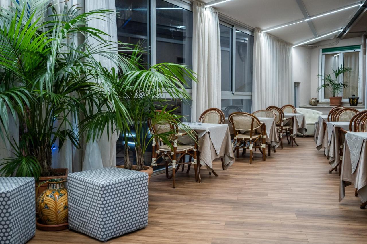 Hotel Globo Suite-Correnti Hotels Санремо Экстерьер фото