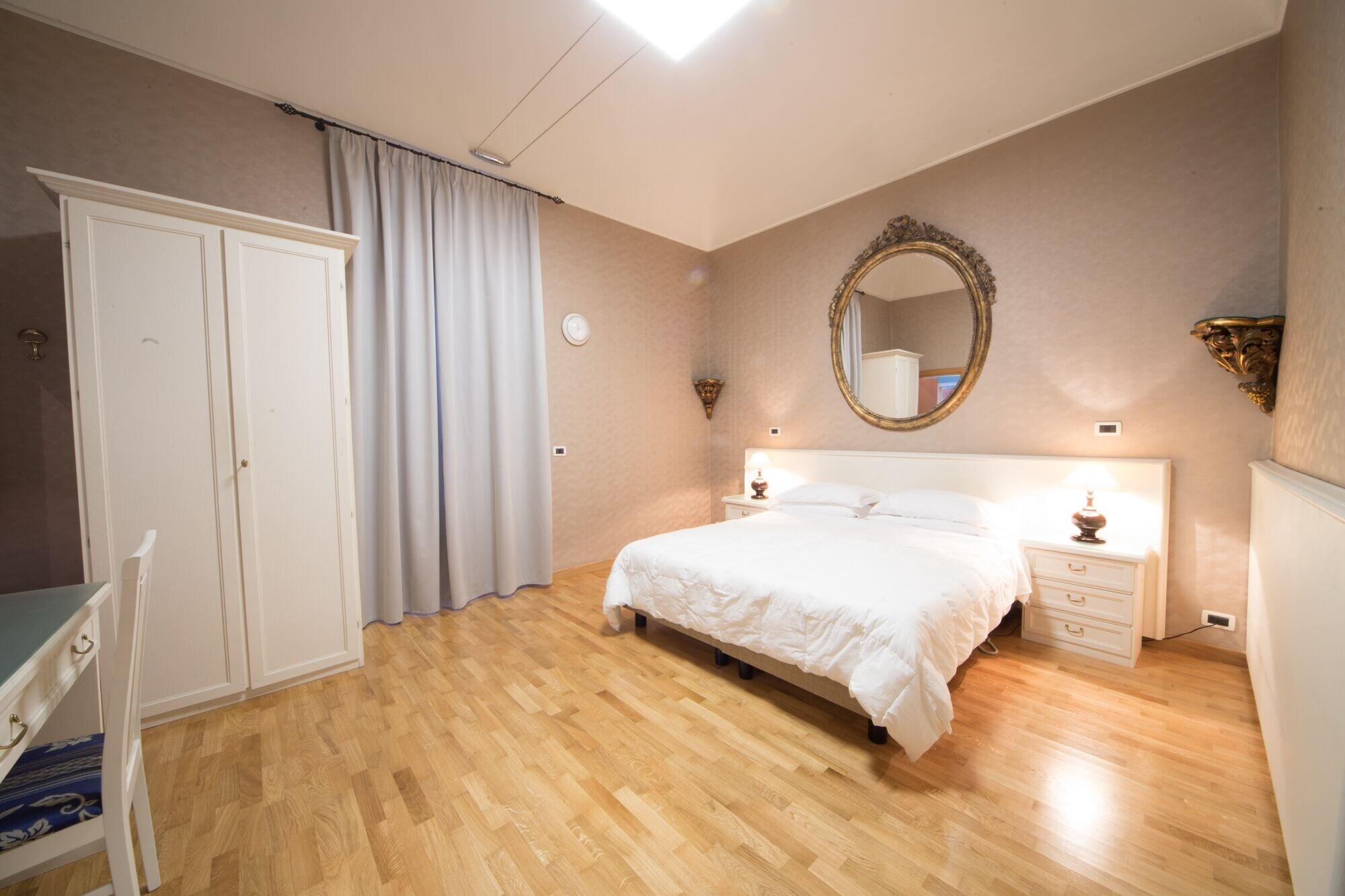 Hotel Globo Suite-Correnti Hotels Санремо Экстерьер фото