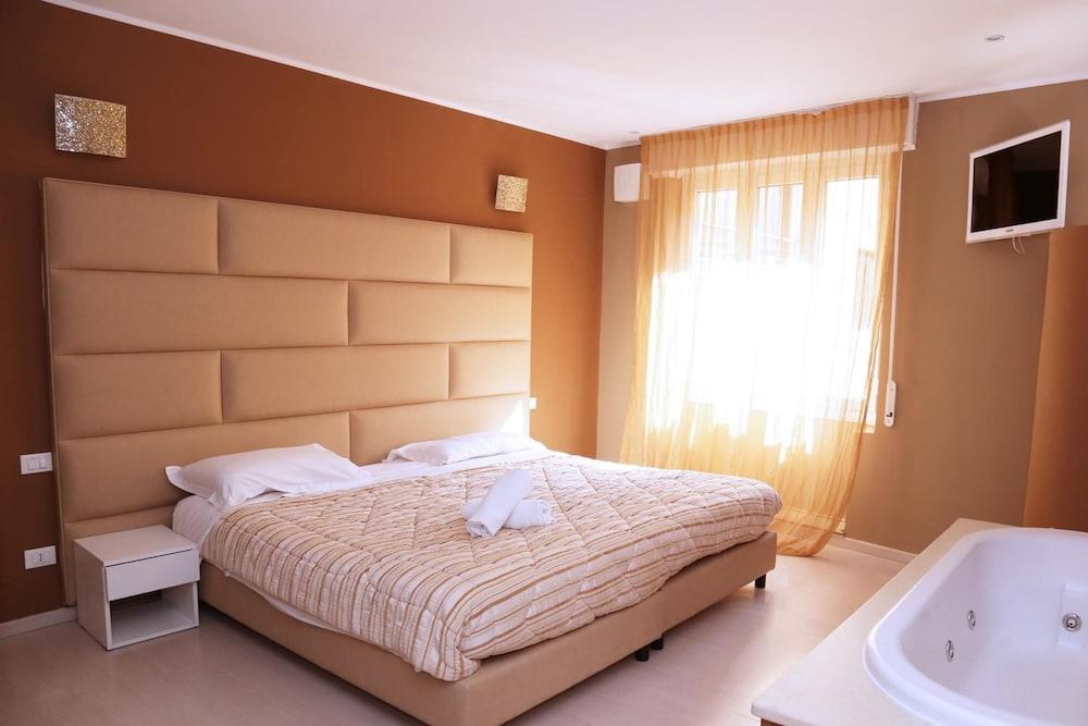 Hotel Globo Suite-Correnti Hotels Санремо Экстерьер фото
