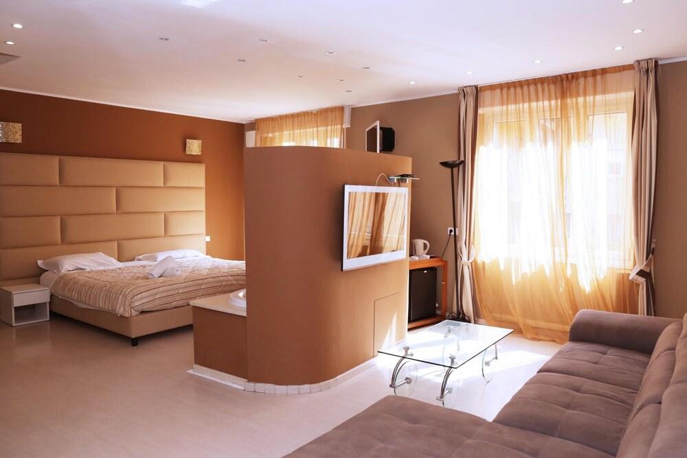 Hotel Globo Suite-Correnti Hotels Санремо Экстерьер фото