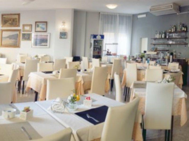Hotel Globo Suite-Correnti Hotels Санремо Экстерьер фото