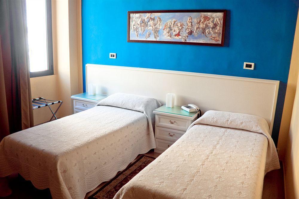 Hotel Globo Suite-Correnti Hotels Санремо Экстерьер фото